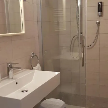 Brunate98 * קומו